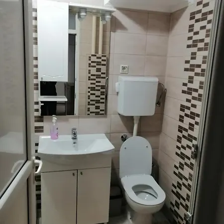 아파트 Stan U Tuzli Blizu Panonskih Jezera